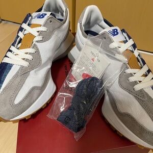 New Balance White and Gray Sneakers